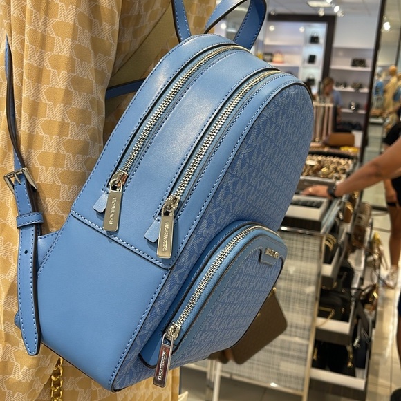 Michael Kors Jaycee Medium Signature Logo Backpack
South Pacific
NWT - Picture 10 of 16